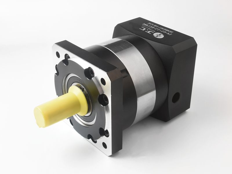 行星減速機廠家組織羽毛球戶外活動